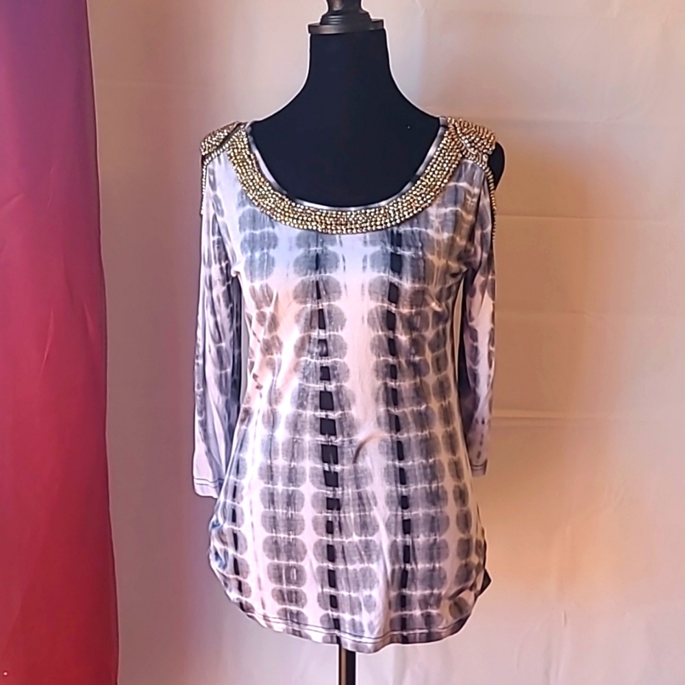 RAIN, size large, long sleeve cold shoulder black and white top.